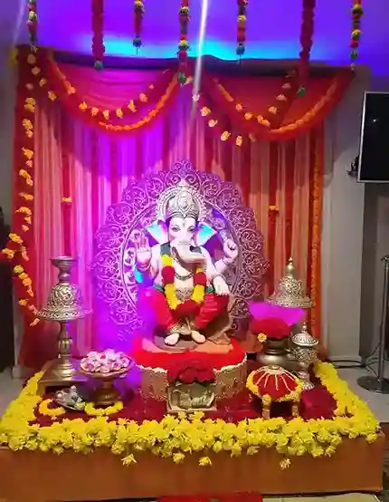 Ganpati festival decoration with flowers and traditional elements | Traditional Ganesh Chaturthi Floral Décor | Festival Decoration | Decorations Guru